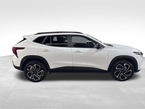 Used 2024 Chevrolet Trax RS w/ Driver Confidence Package image 7