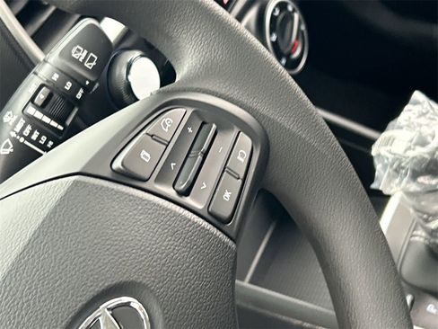 New 2026 Hyundai Venue SE image 23