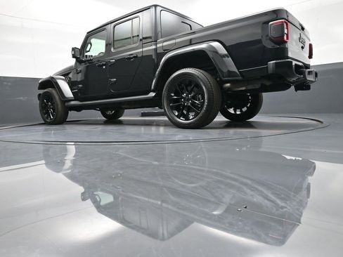 Used 2022 Jeep Gladiator Overland image 33