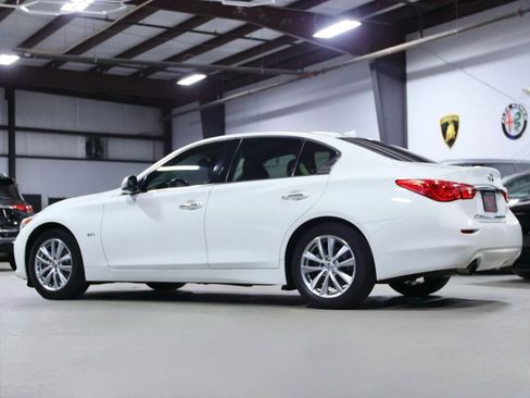 Used 2017 INFINITI Q50 2.0t w/ Moonroof Package RWD image 16