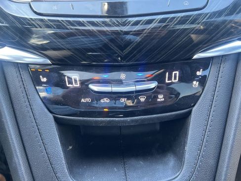 Certified 2024 Cadillac XT6 Premium Luxury FWD image 16