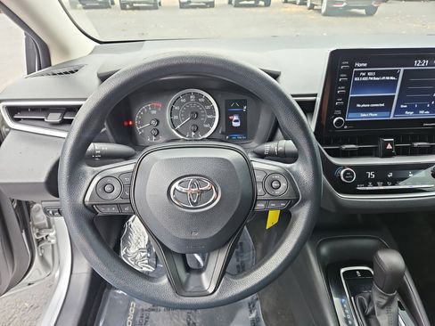 Used 2021 Toyota Corolla LE image 23