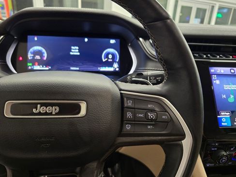 Certified 2022 Jeep Grand Cherokee Limited AWD/4WD image 19