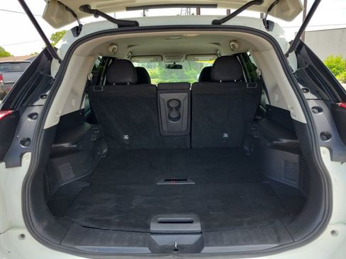Used 2020 Nissan Rogue S FWD image 7