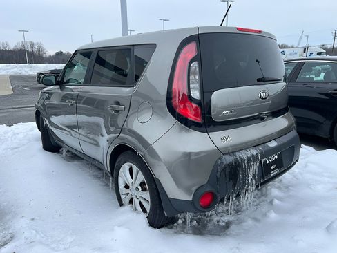 Used 2015 Kia Soul + w/ Audio Package image 3
