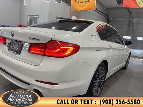 Used 2018 BMW 530e xDrive AWD/4WD image 29