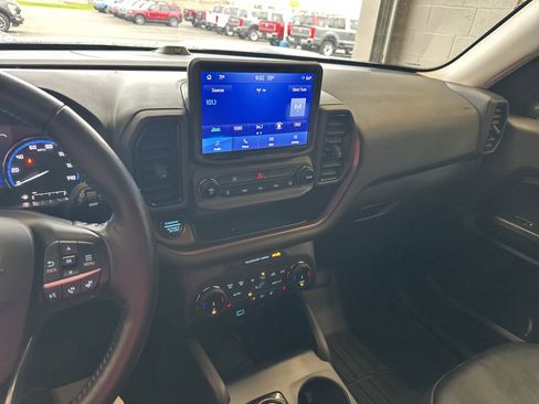 Used 2022 Ford Bronco Sport Outer Banks w/ Tech Package AWD/4WD image 4