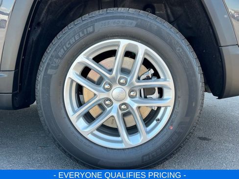 New 2025 Jeep Grand Cherokee L Laredo w/ Trailer Tow Package image 32