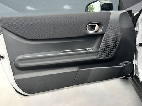 Certified 2025 MINI Cooper 2-Door Hardtop image 23