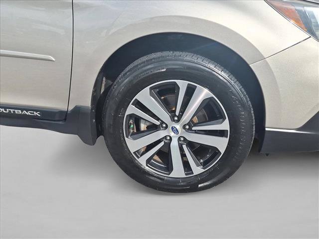 Used 2018 Subaru Outback 3.6R Limited AWD/4WD image 25