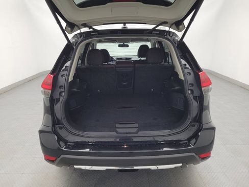 Used 2018 Nissan Rogue SV w/ Sun & Sound Touring Package AWD/4WD image 29