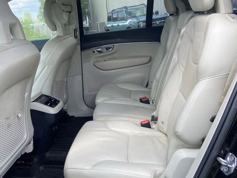 Used 2020 Volvo XC90 T6 Momentum AWD/4WD image 12
