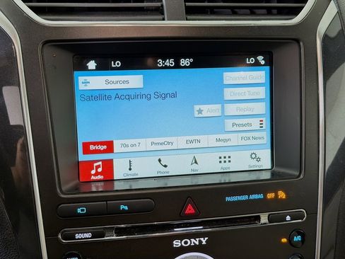 Used 2018 Ford Explorer Limited image 16