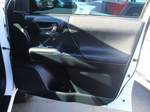 Used 2019 Toyota Tacoma TRD Sport w/ Technology Package RWD image 21