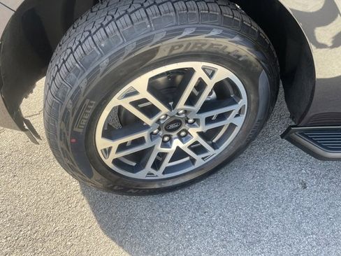 New 2025 Ford Expedition Active image 16