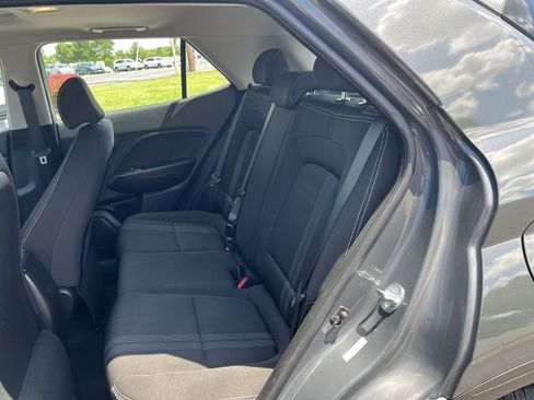 Used 2023 Hyundai Venue SEL FWD image 23