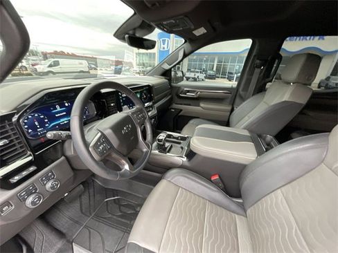 Used 2023 Chevrolet Silverado 1500 ZR2 w/ Technology Package image 18