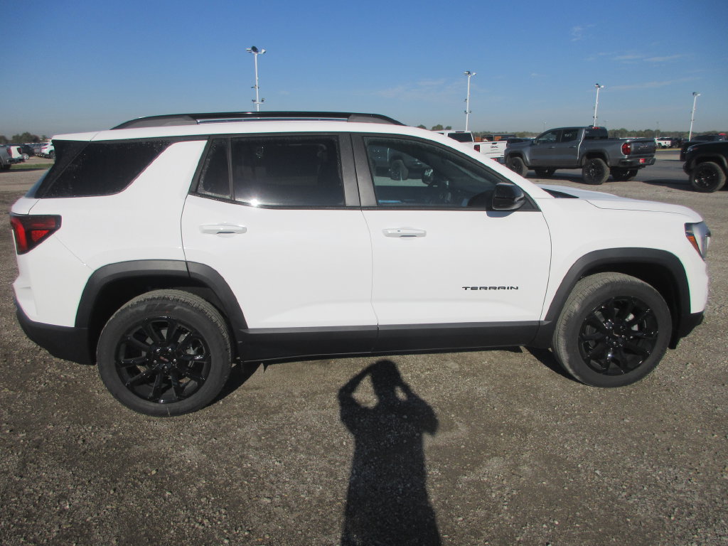 New 2027 GMC Terrain Elevation w/ Elevation Premium Package FWD image 3
