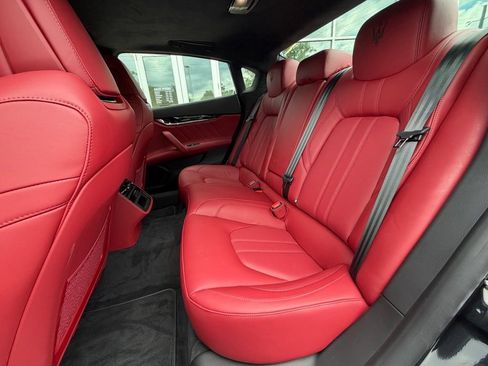 Used 2023 Maserati Quattroporte Modena Q4 AWD/4WD image 8