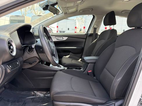 Used 2023 Kia Forte LXS FWD image 9