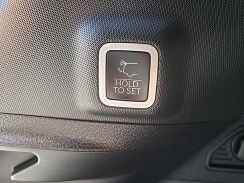 New 2024 Jeep Grand Cherokee Limited w/ Luxury Tech Group II image 18