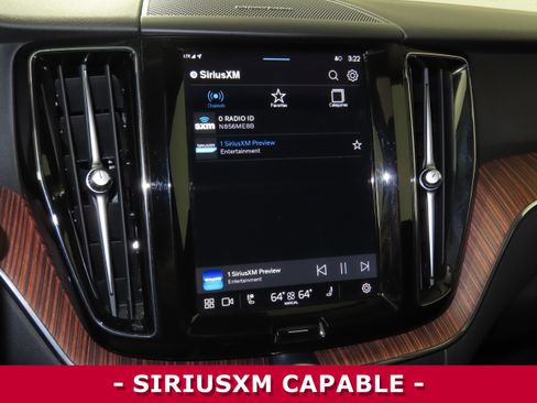 Used 2024 Volvo XC60 B5 Plus image 20