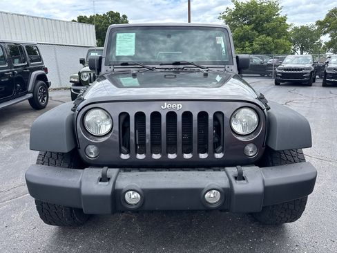 Used 2014 Jeep Wrangler Unlimited Sport w/ Connectivity Group AWD/4WD image 2