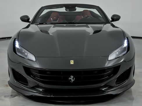 Used 2020 Ferrari Portofino image 5