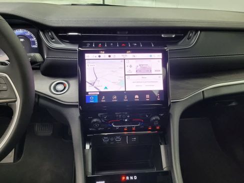 New 2025 Jeep Grand Cherokee Limited image 10
