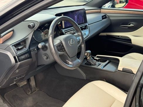 Used 2024 Lexus ES 300h w/ Premium Package image 6