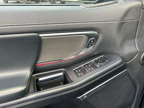 Certified 2025 Ford Expedition Max Platinum image 28