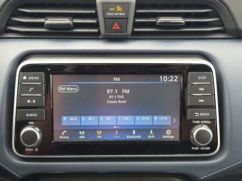 Used 2024 Nissan Versa SV w/ Trunk Package image 25