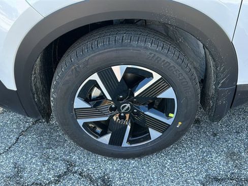 New 2026 Nissan Kicks SV image 6