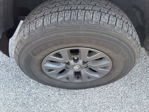 Certified 2021 Toyota Tacoma SR5 image 11