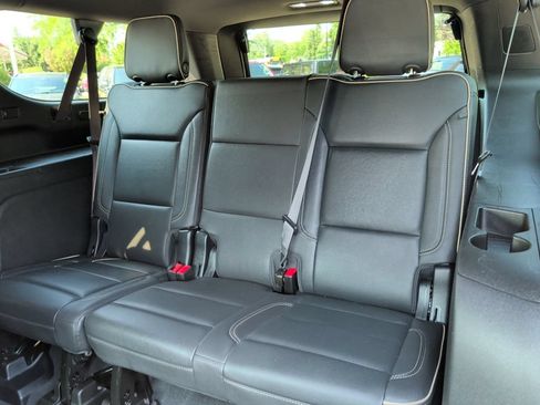 Used 2025 Chevrolet Suburban Premier AWD/4WD image 21