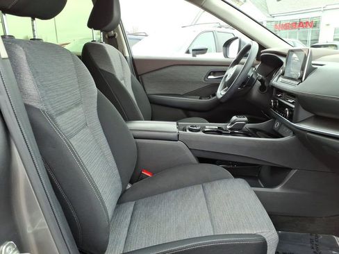 Certified 2023 Nissan Rogue SV image 9