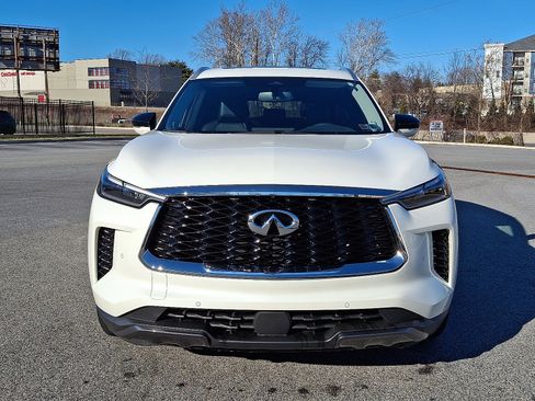 Used 2022 INFINITI QX60 Luxe w/ Performance Audio Package image 2
