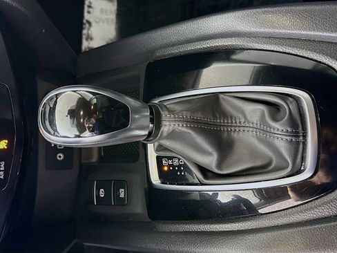 Used 2019 Nissan Rogue SV w/ Sun & Sound Touring Package image 20