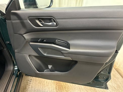 Certified 2023 Nissan Pathfinder SL w/ SL Premium Package image 28