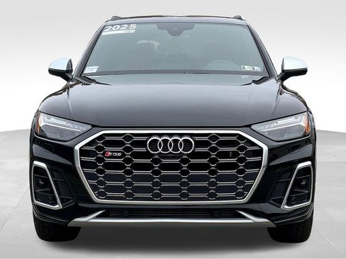 Certified 2025 Audi SQ5 Prestige image 3