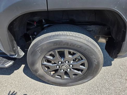 Used 2025 Toyota 4Runner SR5 AWD/4WD image 4