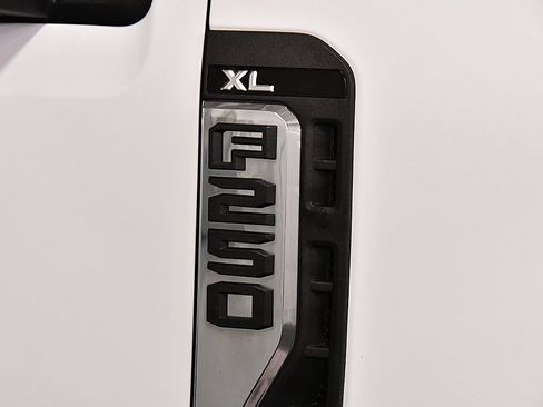 Used 2023 Ford F250 XL w/ XL Driver Assist Package AWD/4WD image 10