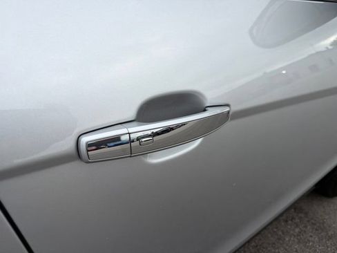 Used 2014 Cadillac SRX Luxury AWD/4WD image 4