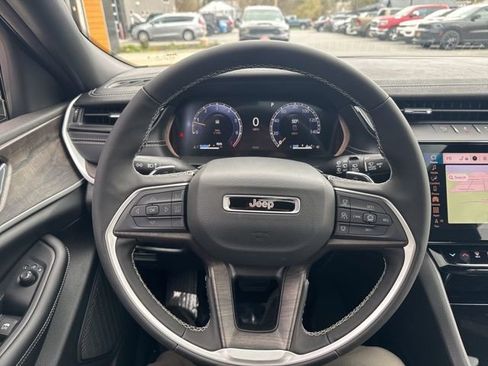 New 2026 Jeep Grand Cherokee L 4WD image 15