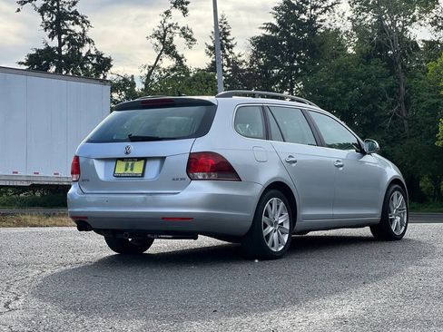 Used 2012 Volkswagen Jetta SportWagen FWD image 5