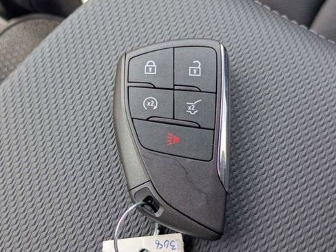 New 2026 Chevrolet Equinox LT w/ Convenience Package II FWD image 36