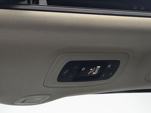 Used 2022 Chrysler Pacifica Limited FWD image 44