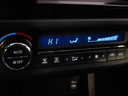 Used 2014 Toyota Corolla S image 26