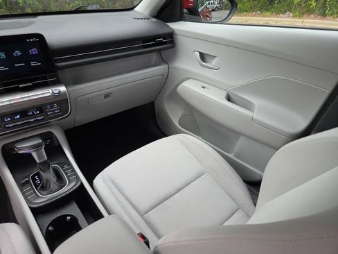Used 2025 Hyundai Kona SEL FWD image 31