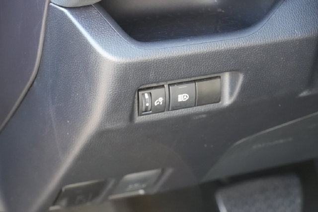 Used 2025 Toyota RAV4 XLE FWD image 23